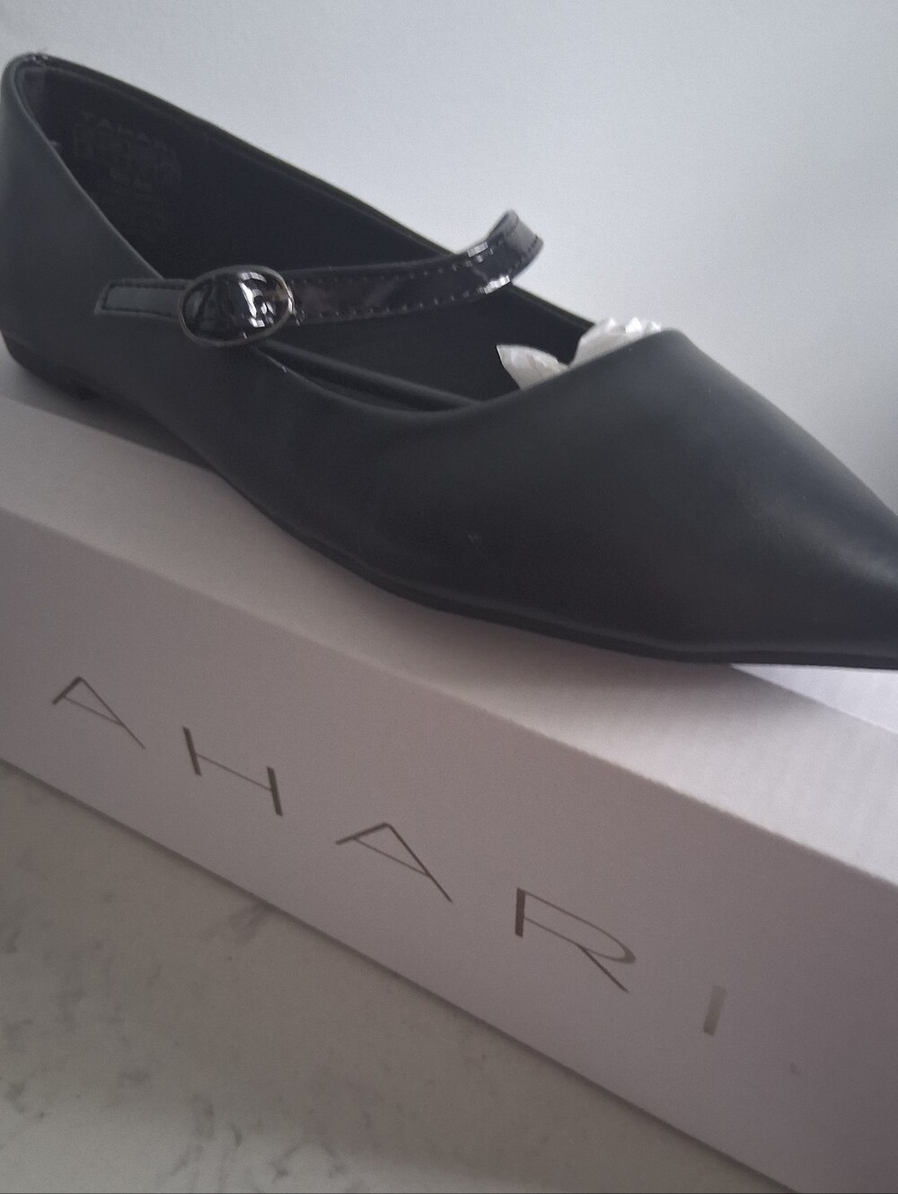 Tahari Black Flats Size 6